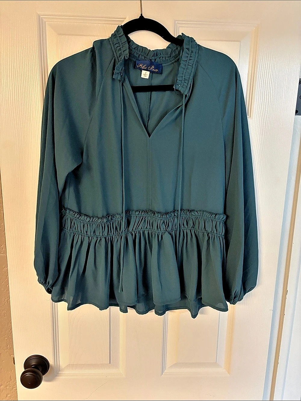 Blue Gear Ruffled Neck Blouse in Blue Size Medium Like New